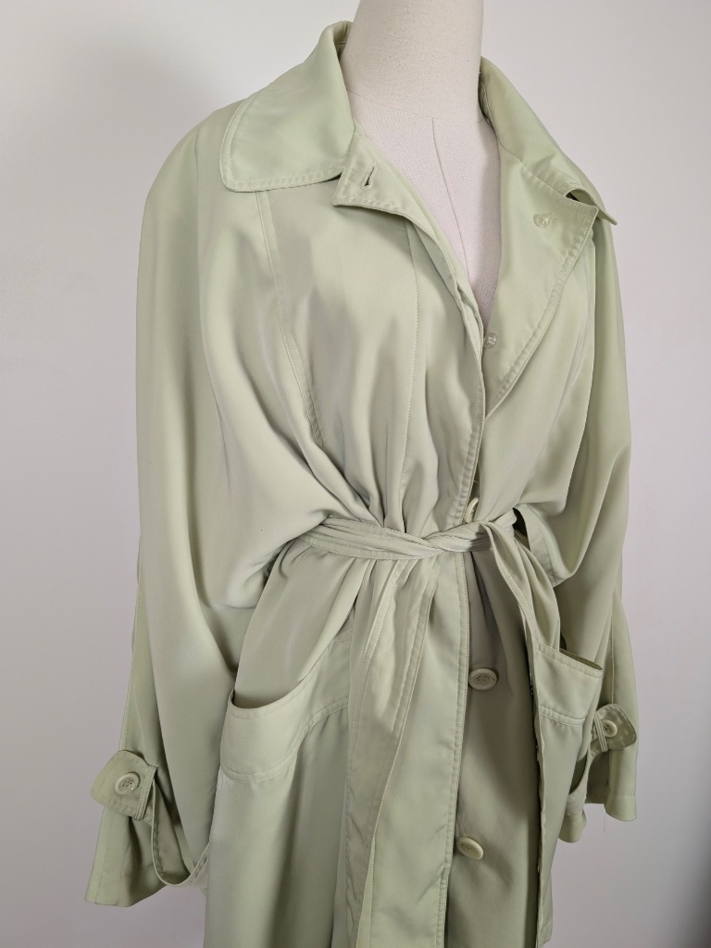 Vintage Emblem Pastel Green Trench Coat Size Large Parisian - Picture 3 of 15